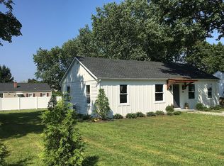105 Sutton Dr E, Stamford, CT 06906