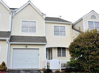 4 Wellington Ct, Fishkill, NY 12524