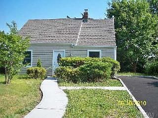 1st image of 24 Meadow Ln
