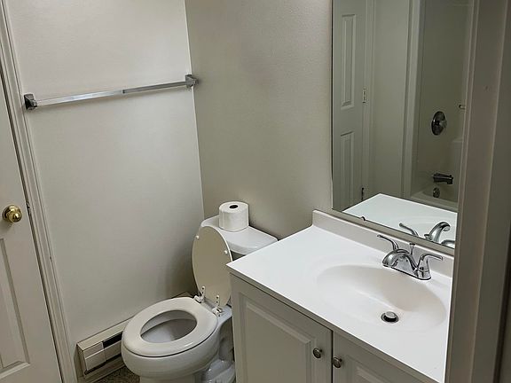 3rd image of 2140 Elizabeth Blvd APT 6