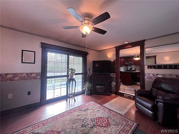 4th image of 5473 Maelou Dr