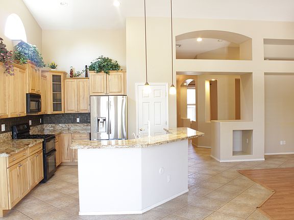 4th image of 8821 W Palmaire Ave