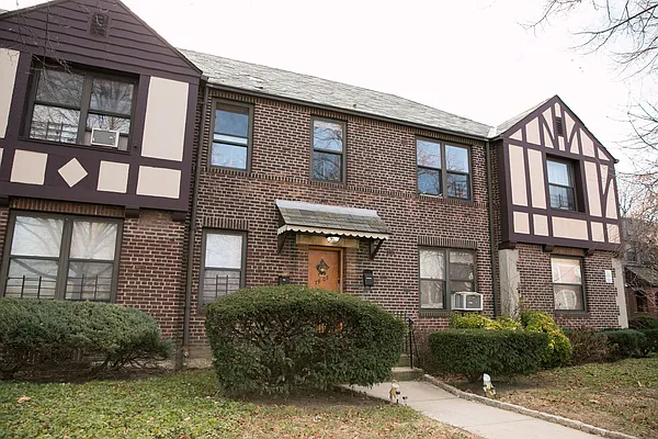 Sold by CENTURY 21 Full Service Realty | media 20