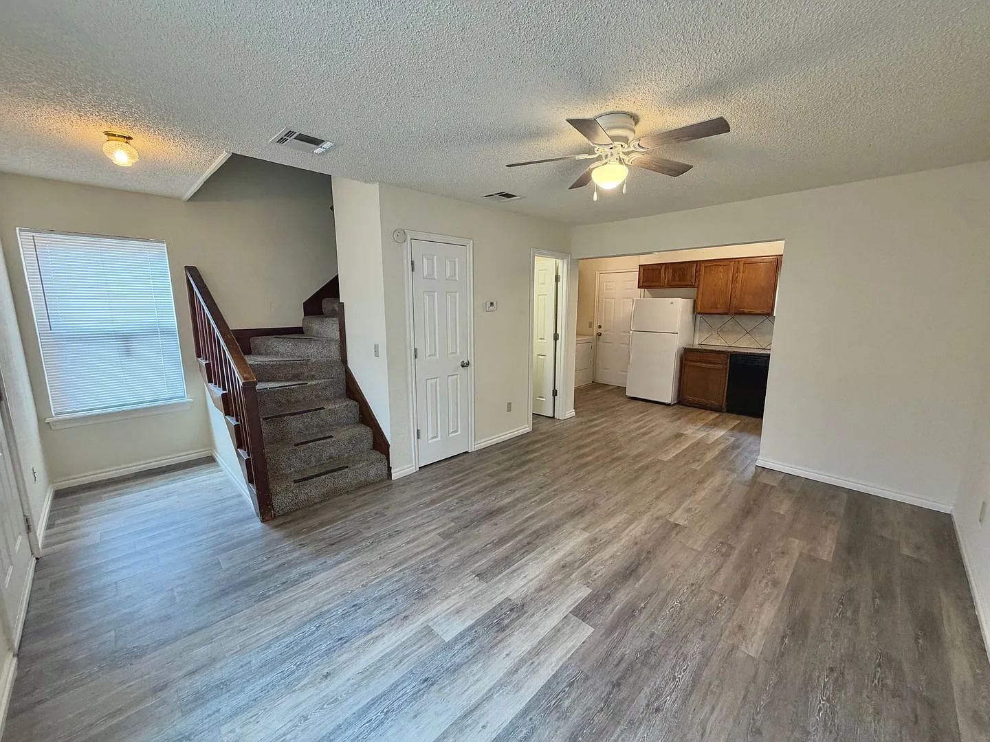 Town Houses — Photo 1