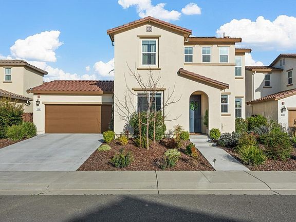 2nd image of 208 Wisteria Circle