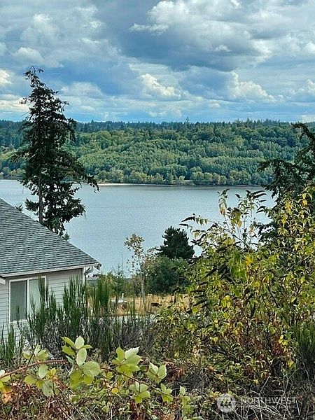 5th image of 1649 Sound Ridge Dr
