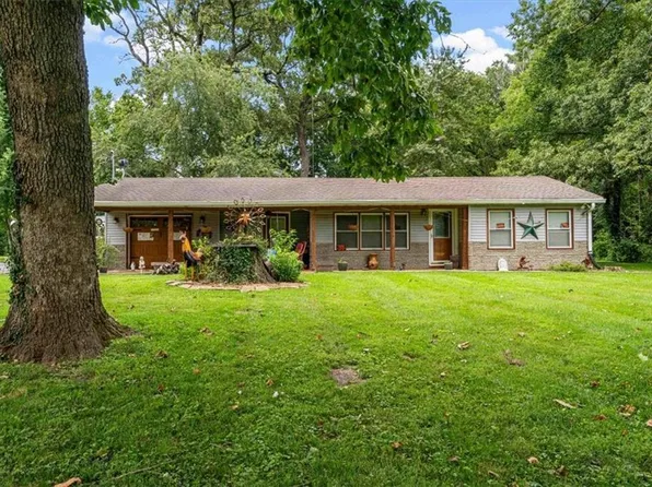 13810 Byars Rd, Grandview, MO 64030