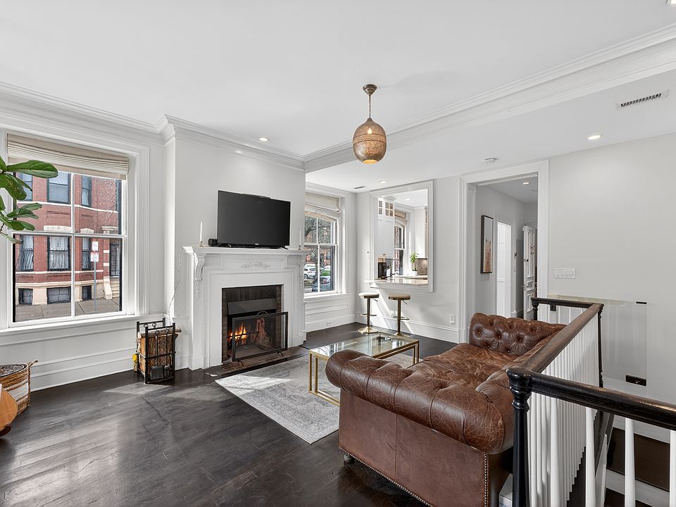1st image of 12 Hereford St APT 2