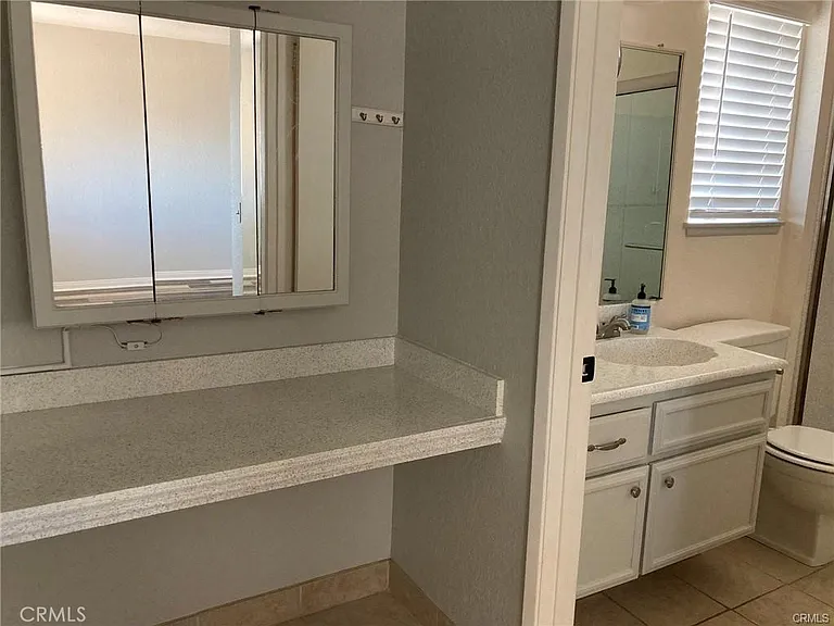 9934 La Vine St — Photo 35