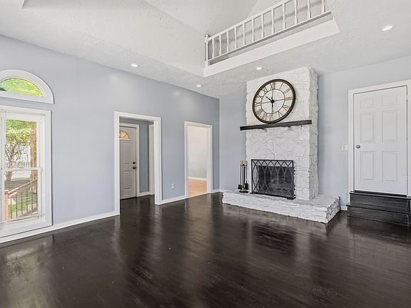 5th image of 2061 Bellefontaine St