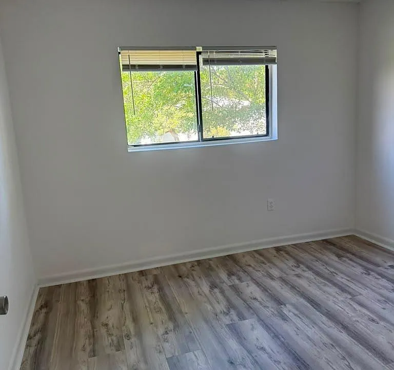 300 Palm Cir W #204