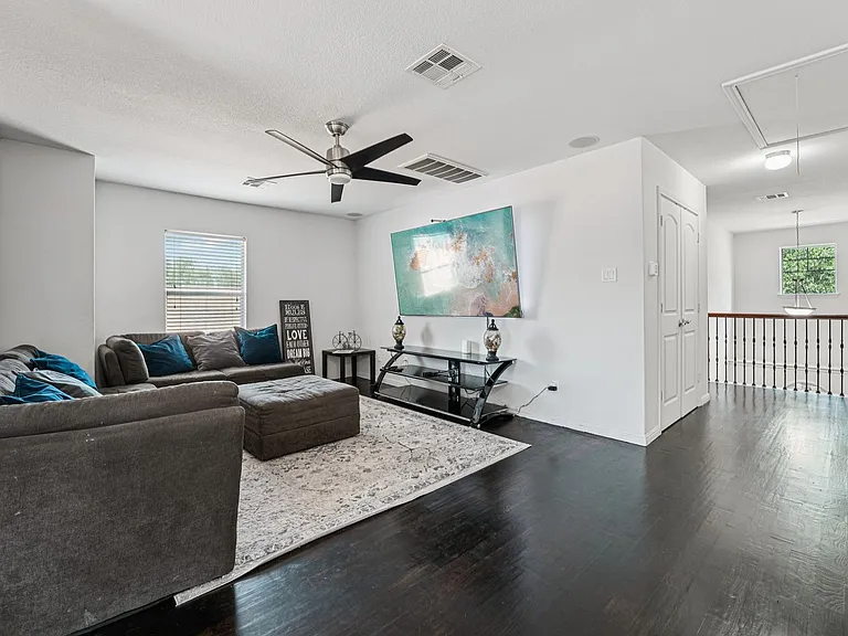 110 Farm House Rd — Photo 17