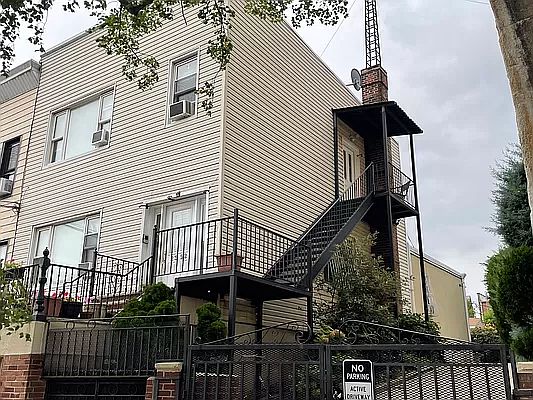 2nd image of 2322 37th St