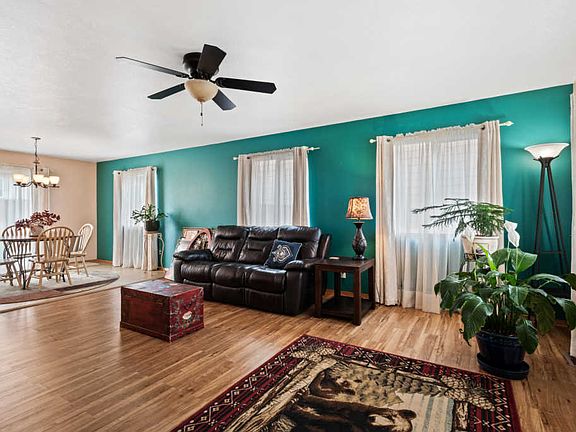 4th image of 3154 N Florence Ct