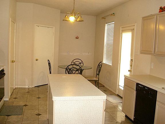3rd image of 187 Shiloh Dr