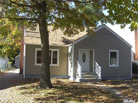 2nd image of 570 Leonard Ave
