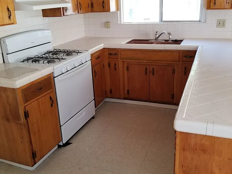2035 N Burl Dr — Photo 4