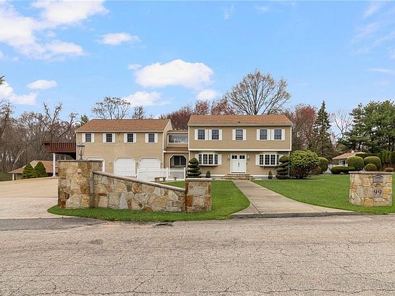 4th image of 99 Blackstone Ave