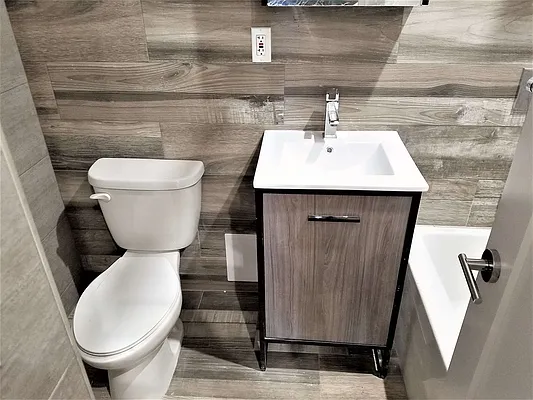 Rented by The Hamilton Group | media 36