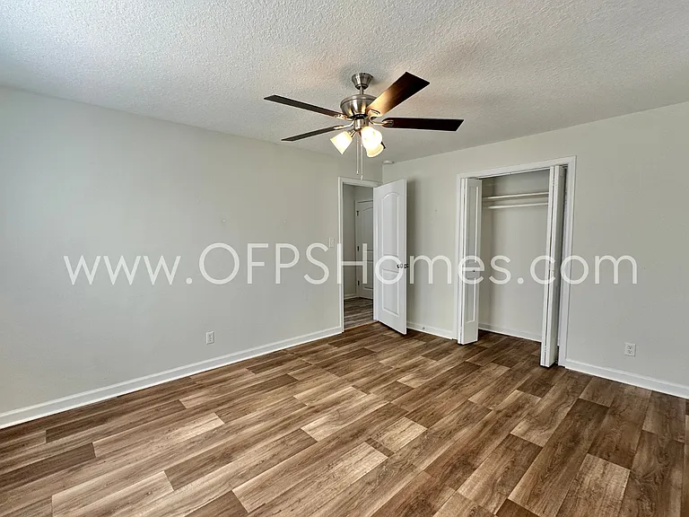 326 Washington Ave — Photo 10