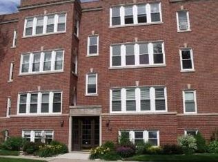 35 West Ave APT 2S, Riverside, IL 60546