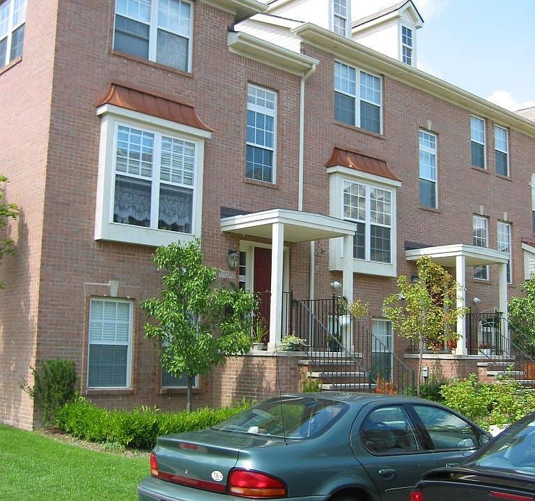 Front view (left end unit)