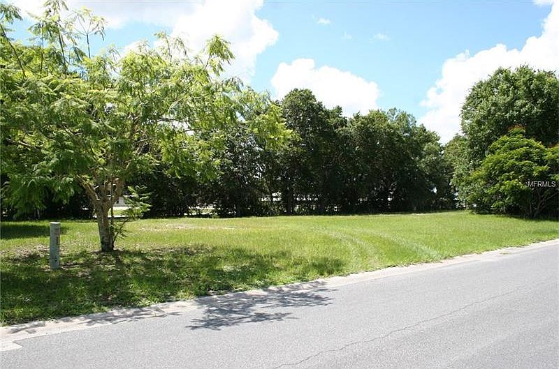 1st image of 605 Breezeway Ct