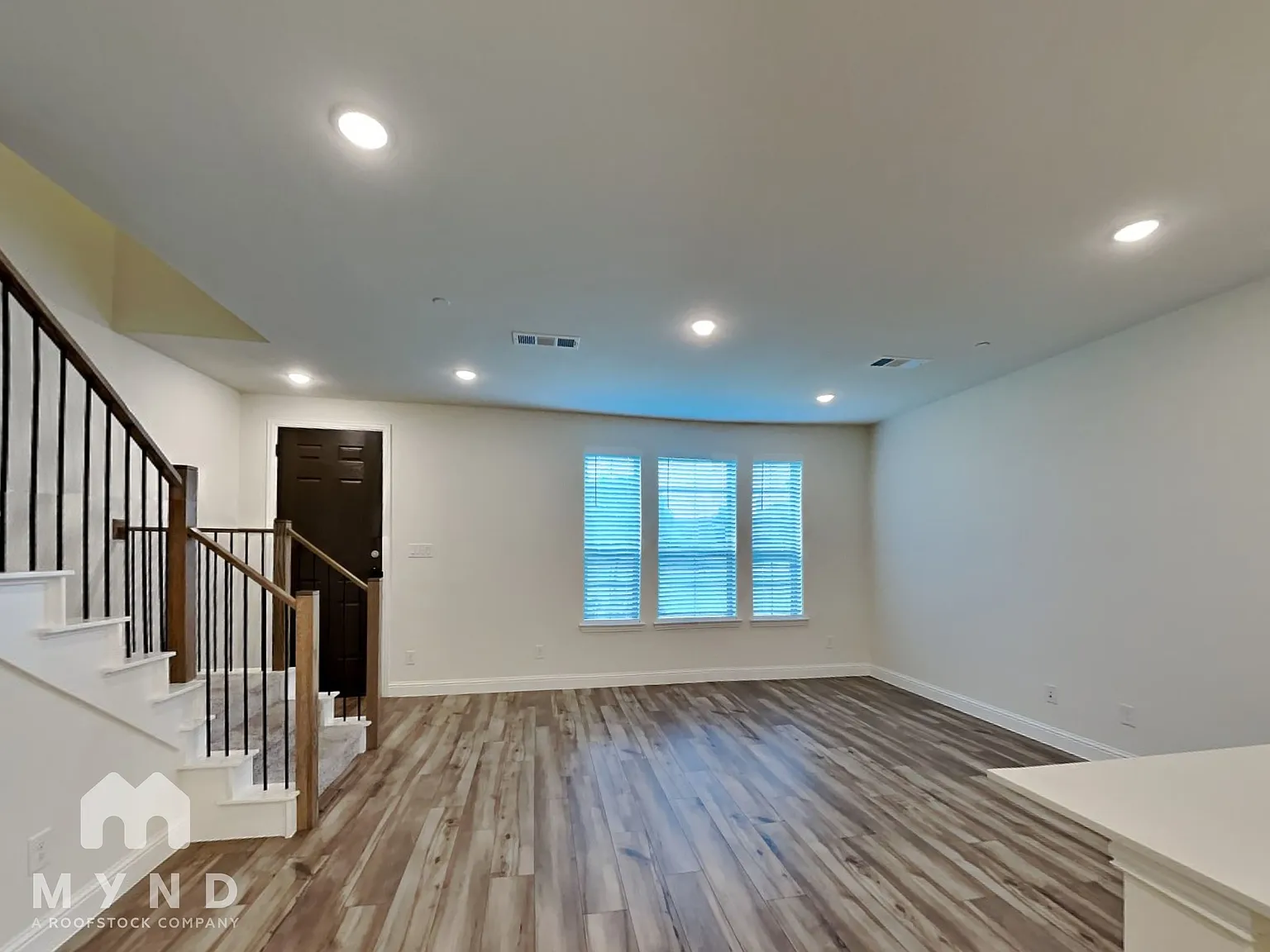 3 bed, 2.5 bath, 1660 sqft, $2,445 — Photo 4