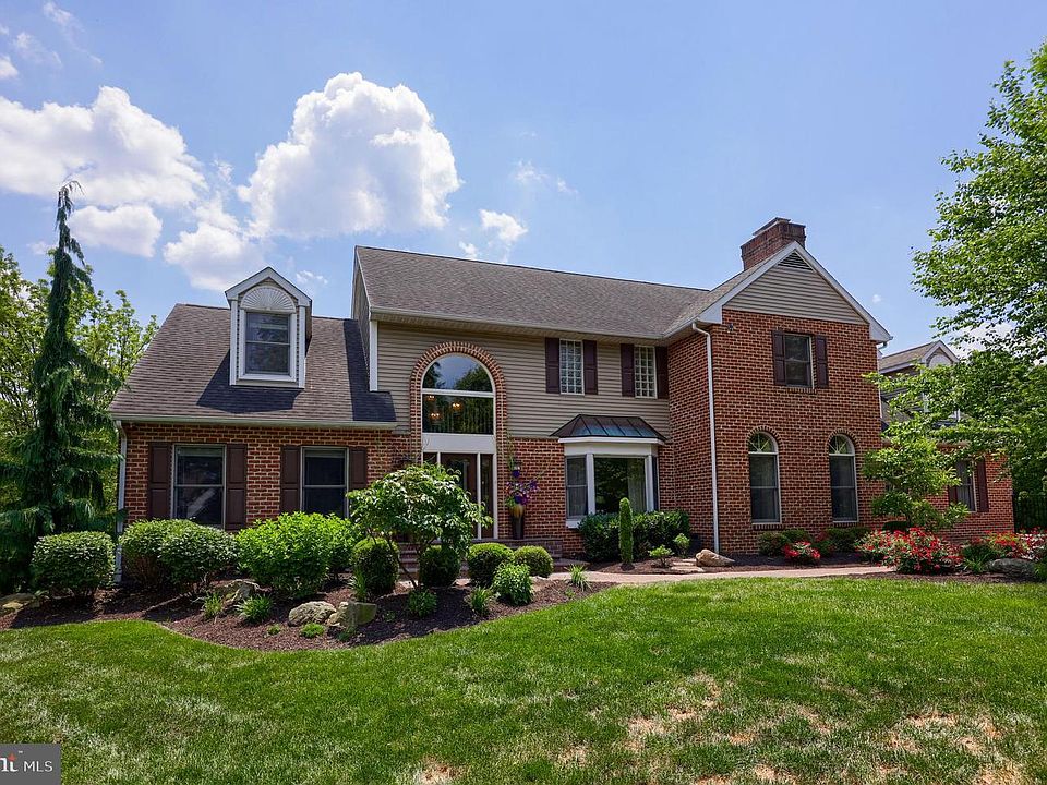 1st image of 42 Timberline Dr