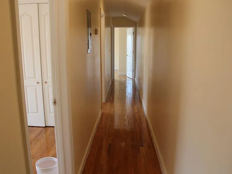Royce St — Photo 3