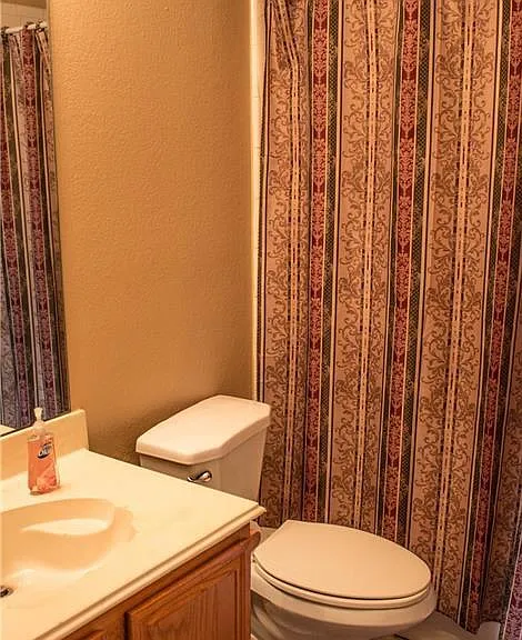 2202 Brookview Dr — Photo 15