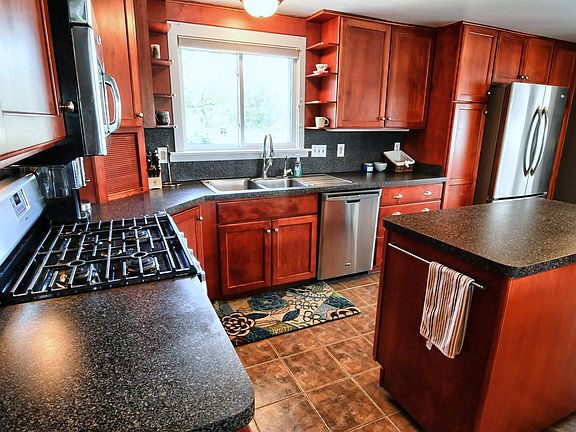 5th image of 15495 Knobhill Dr