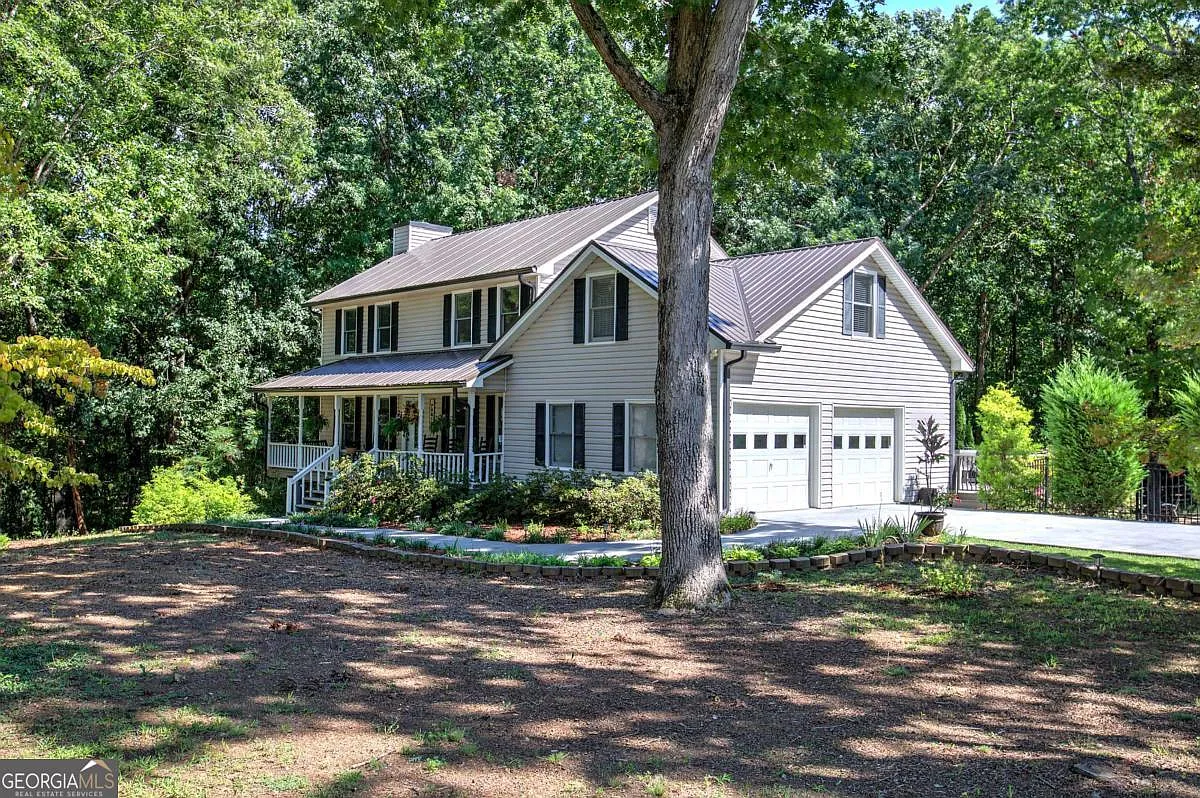 338 E Valley Rd NE photo 1