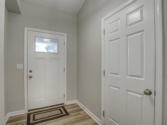2nd image of 1174 Fawnwood Dr
