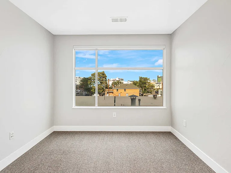 1015 N 21st St — Photo 33