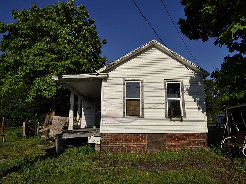 1st image of 211 S Sterling St