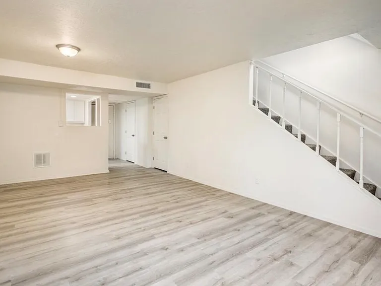 7126 N 19th Ave — Photo 3
