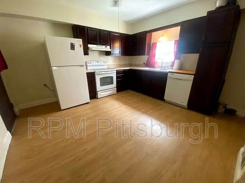 27 5th St #1 photo 1