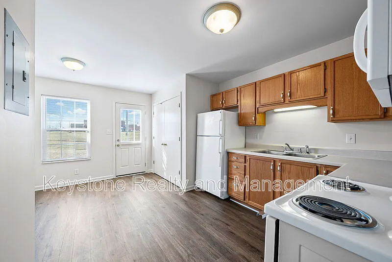 2 bed, 1.5 bath, 1025 sqft, $1,125 — Photo 4