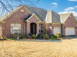 4445 Tree House Dr, Conway, AR 72034