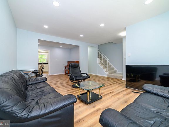 4th image of 9938 Whitewater Dr