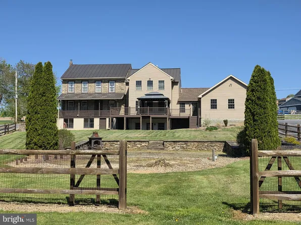 520 Sunday Rd, Lenhartsville, PA 19534