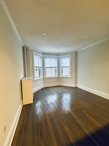 102 Queensberry St #8 Photo 1