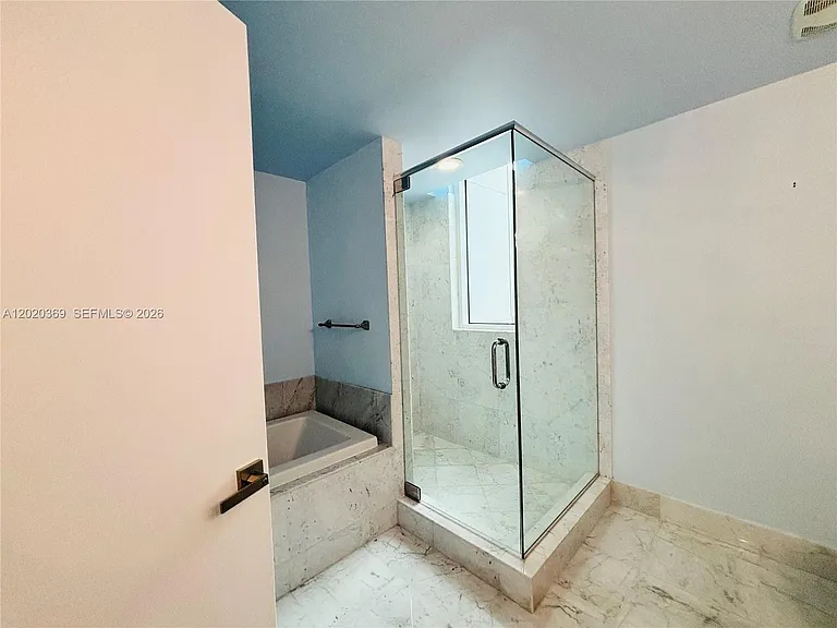 253 NE 2nd St #2003 — Photo 17