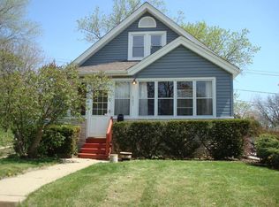 567 S Oak Park Ct, Milwaukee, WI 53214