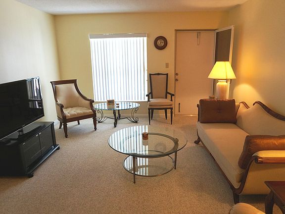 3rd image of 190 E Olmstead Dr Unit 1