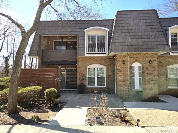655 Middle Country #6A2, Coram, NY 11727