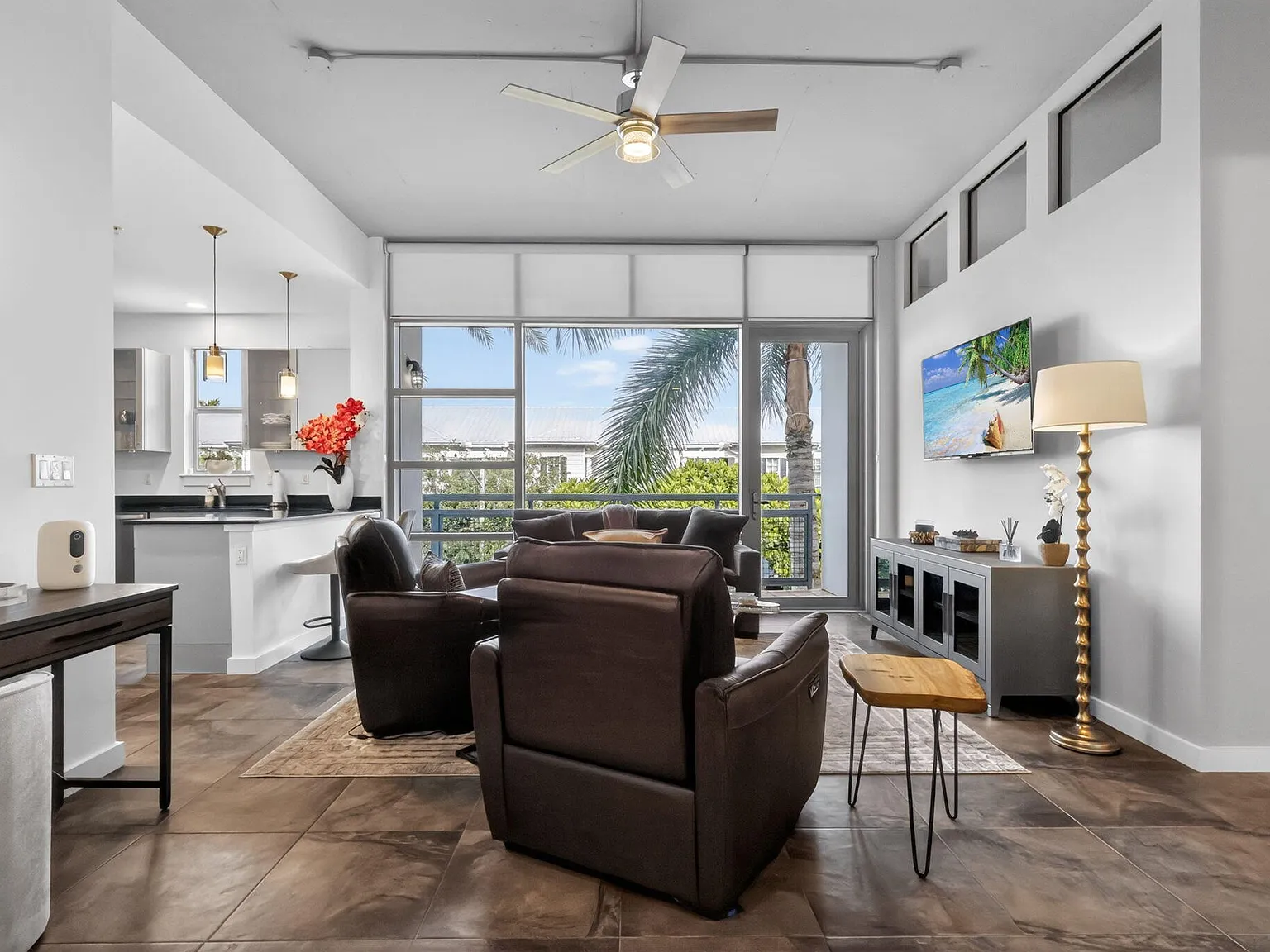 1 bed, 1.0 bath, 924 sqft, $4,500 — Photo 1