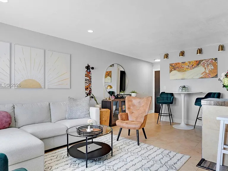7925 Carlyle Ave #403 — Photo 20
