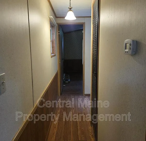 400 Friendship St — Photo 3